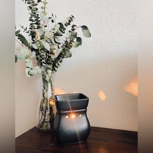Scentsy warmer 🖤